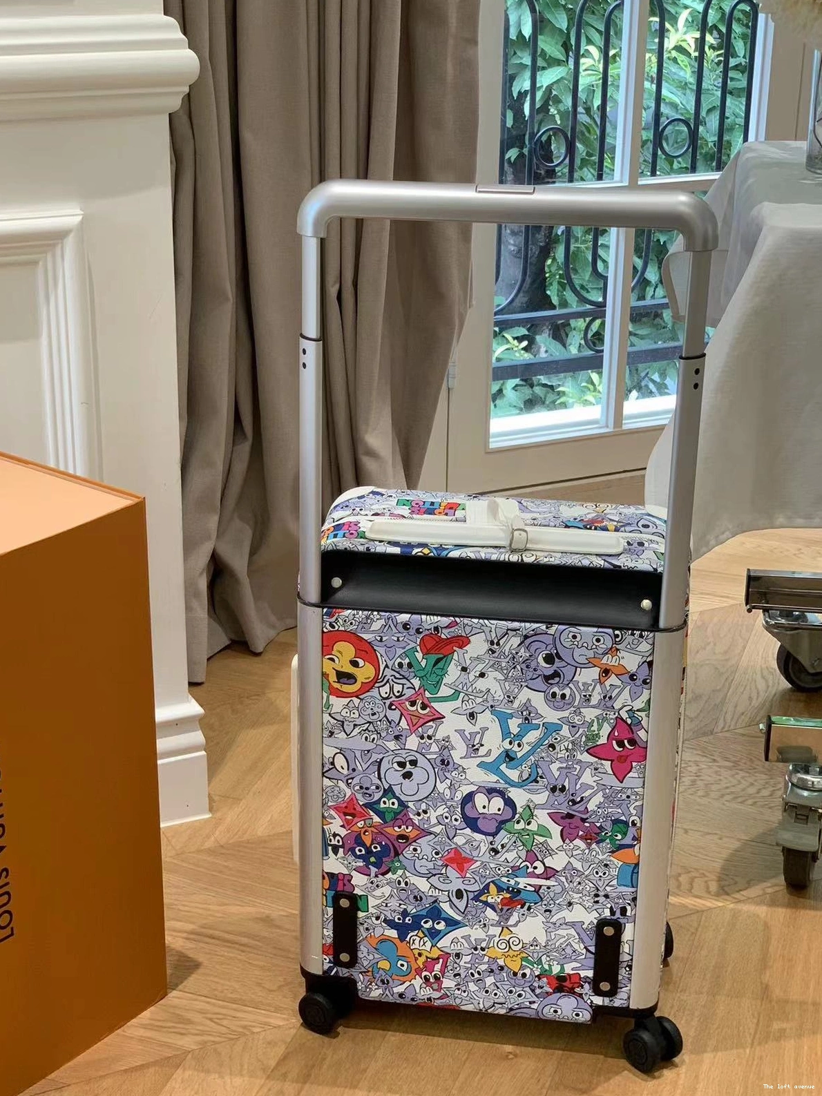 CUSTOM 37L COMICS 55 SUITCASE CABIN HORIZON 0804